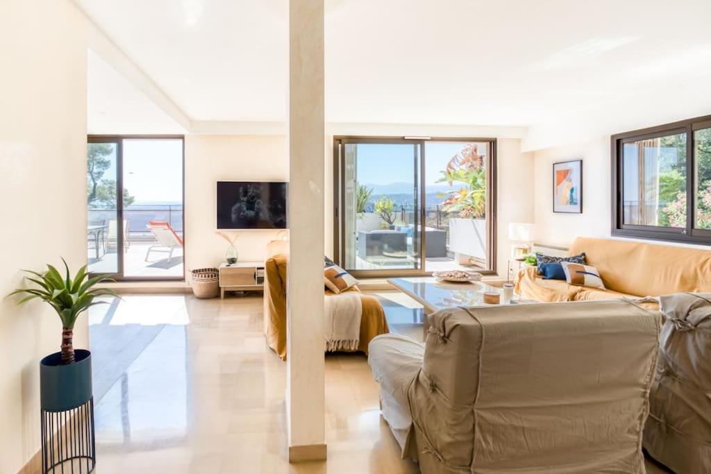 Pour 6 Avec Magnifique Terrasse De 114m2 Et Vue Panoramique Nizza